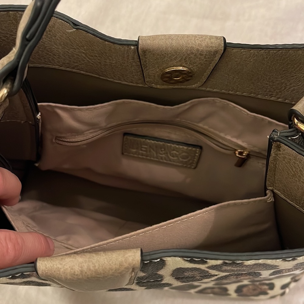 Purse - Picture 4 of 10